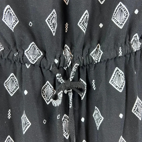 Torrid Sundress W/Diamond Pattern Size 1 - Picture 4 of 8